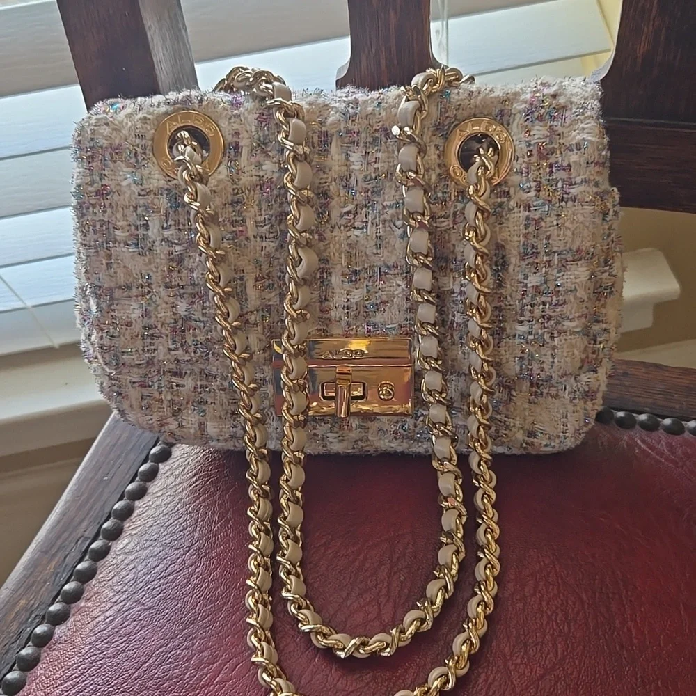 Aldo Quilted Handbag In Biege With Pastel Pink And Blue Accents. - Picture 2 of 16